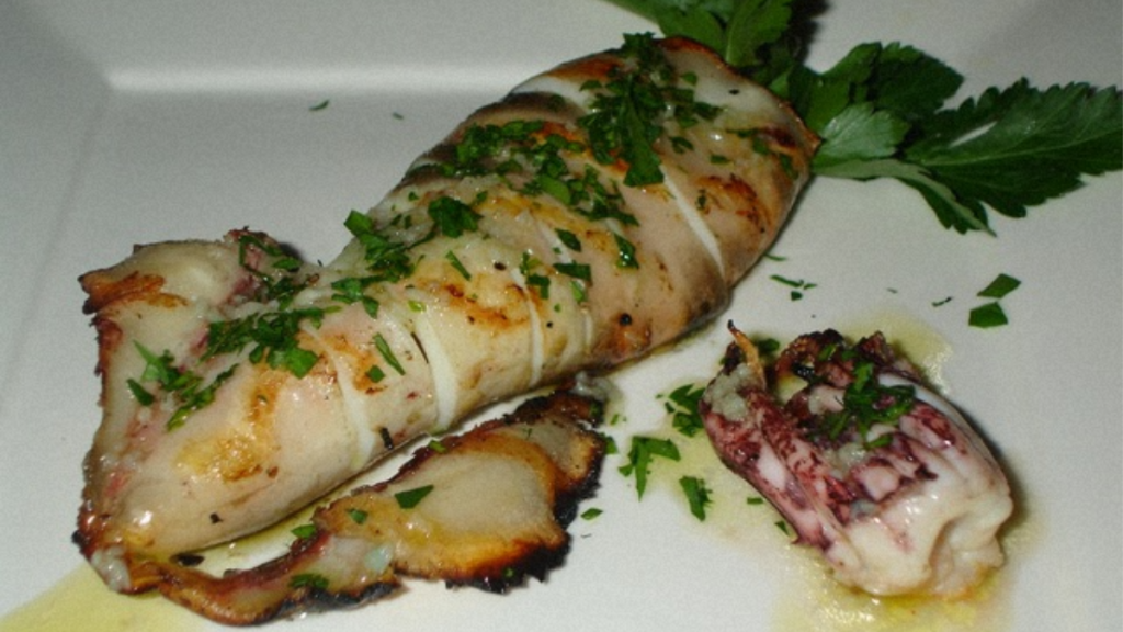 Calamar Grillé à la Plancha, Jus à l’Ail et Au Persil