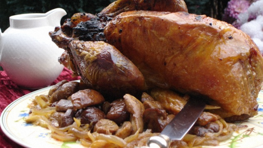 Pintade Farcie au Foie Gras et Pain d’Epices, Poêlée de Cèpes et Châtaignes