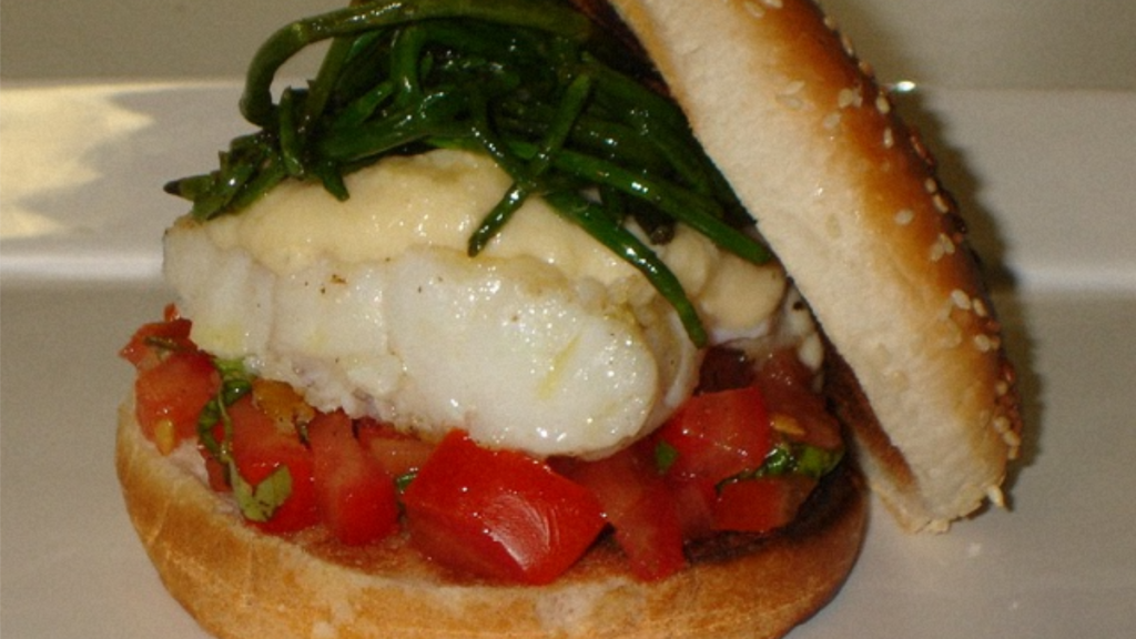 Recette : Burger de Cabillaud, Crème de Parmesan et Salicorne Sautée