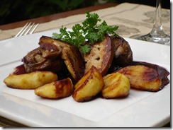 Pigeon roti foie gras poele pommes confites