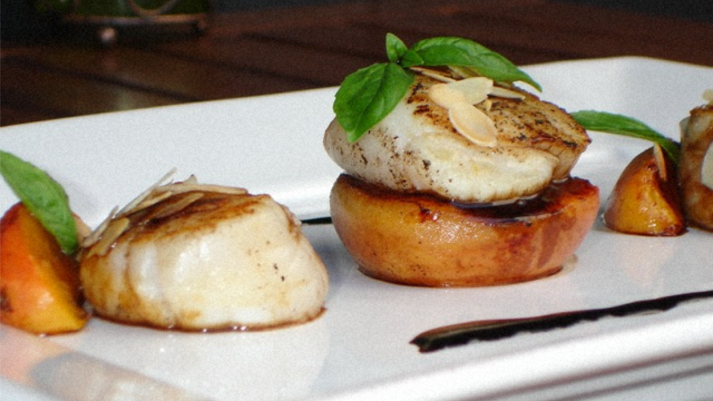 Recette : Saint Jacques et Corail d’Abricots, Coulis Balsamique au Litchi