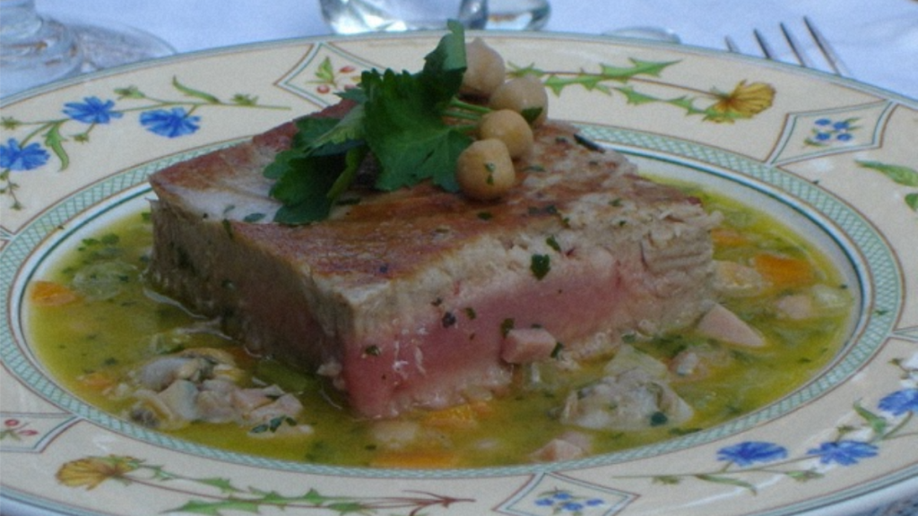 Recette : Carré de Thon et Marinière de Palourdes aux Légumes