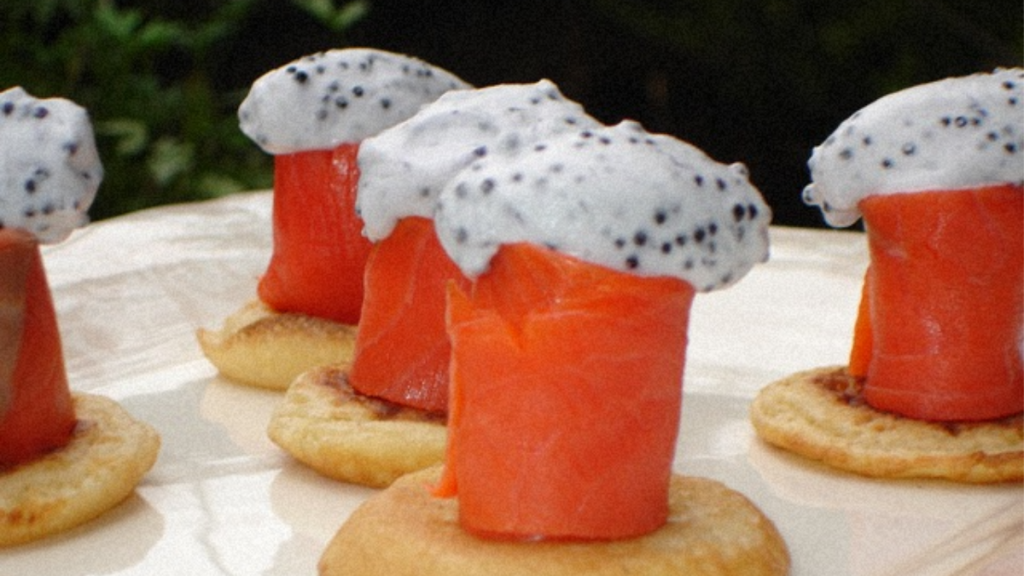 Recette : Bouchées saumon et œufs de lompe