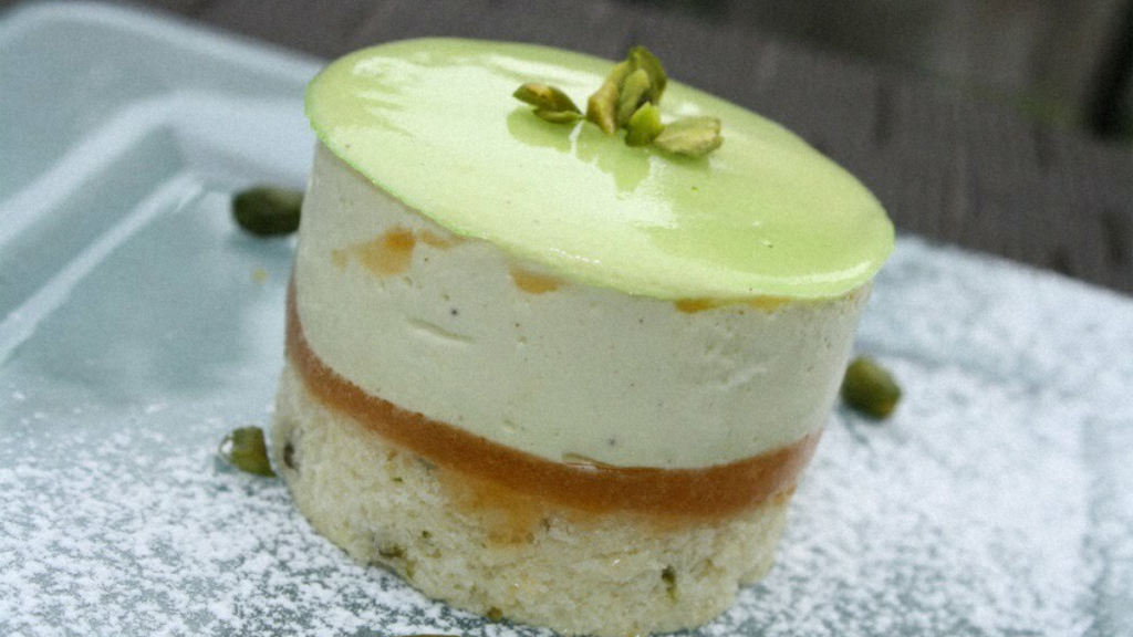 Recette : Biscuit Financier, Gelée d'Abricot et Mousse à la Pistache