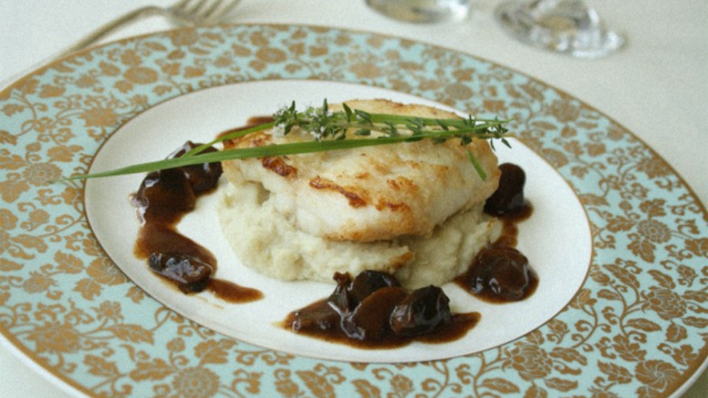 Barbue Doré Basse Température, Purée d'Artichaut et Champignons Glacés