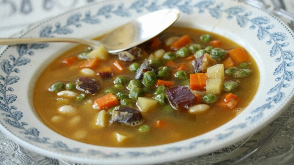 Soupe des Grands Froids à l'Os de Serrano et Petits Légumes