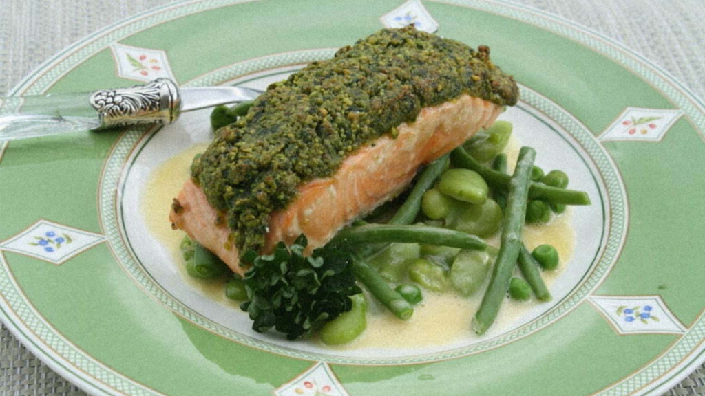 Recette : Saumon en Croûte de Pistache et Beurre Blanc