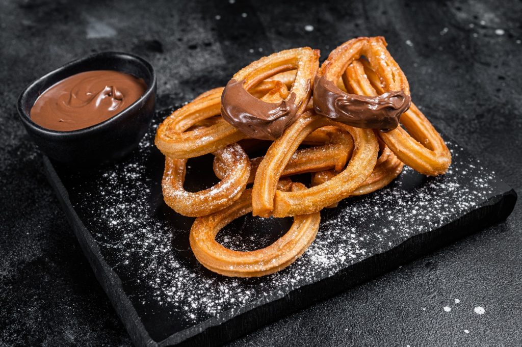 delicious-churros-with-melted-chocolate-table2