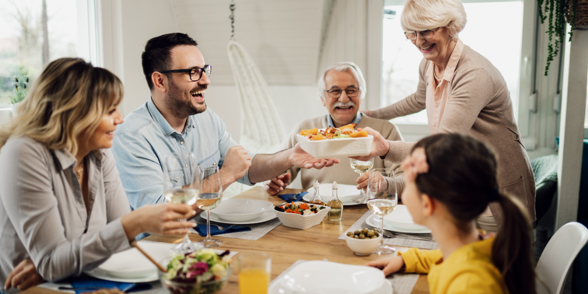 Tables de collectivité pour grands repas familiaux : comment choisir ?