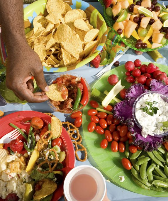 10 idées gourmandes pour un apéritif facile et économique à préparer chez vous